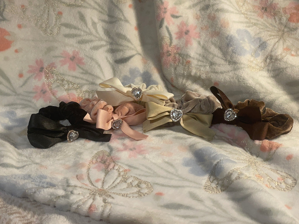 Five different velvet scrunchie bowtie with hearts