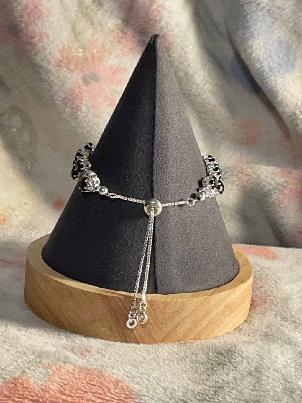 Black heart bracelet