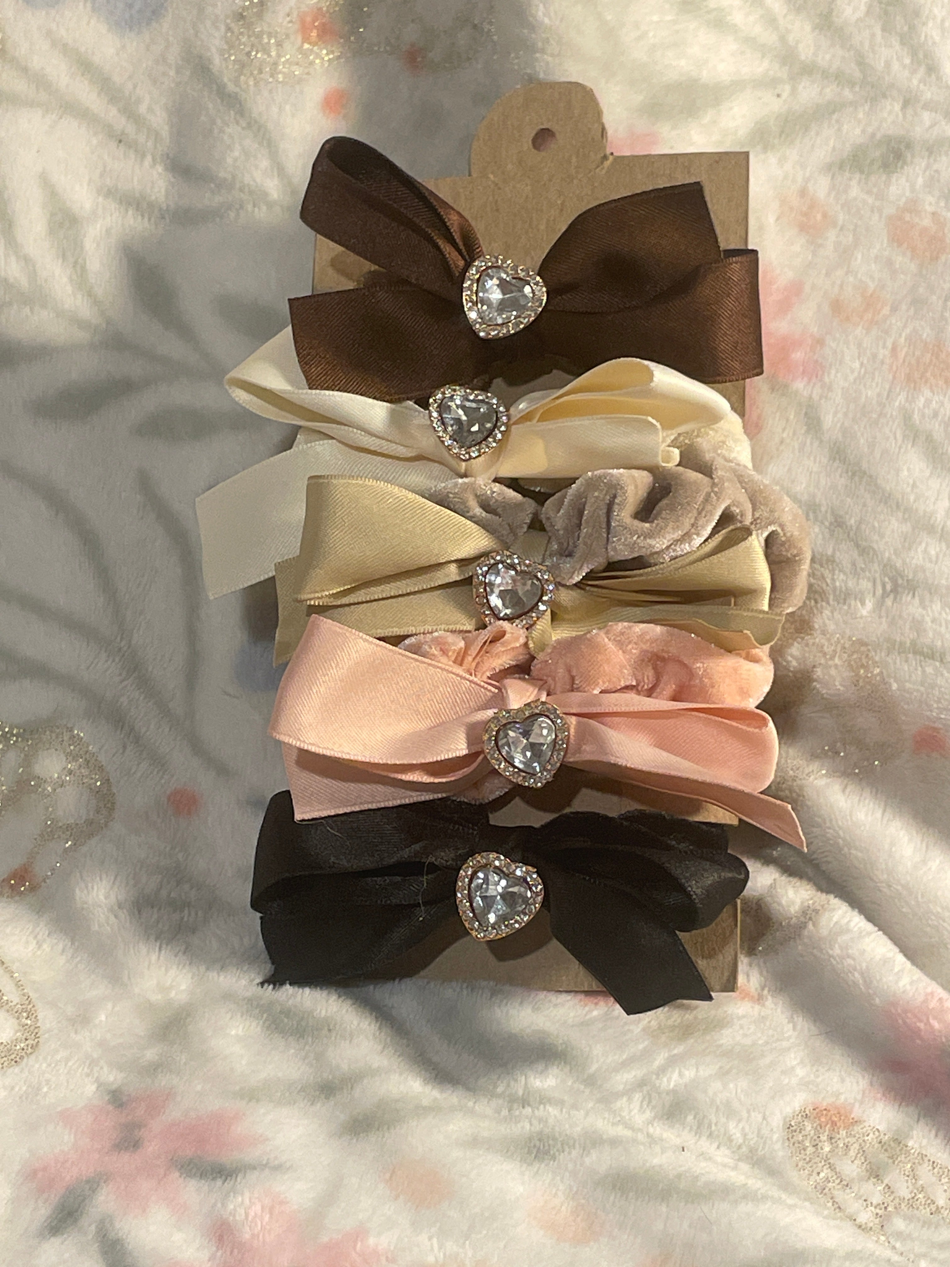 Five different velvet scrunchie bowtie with hearts