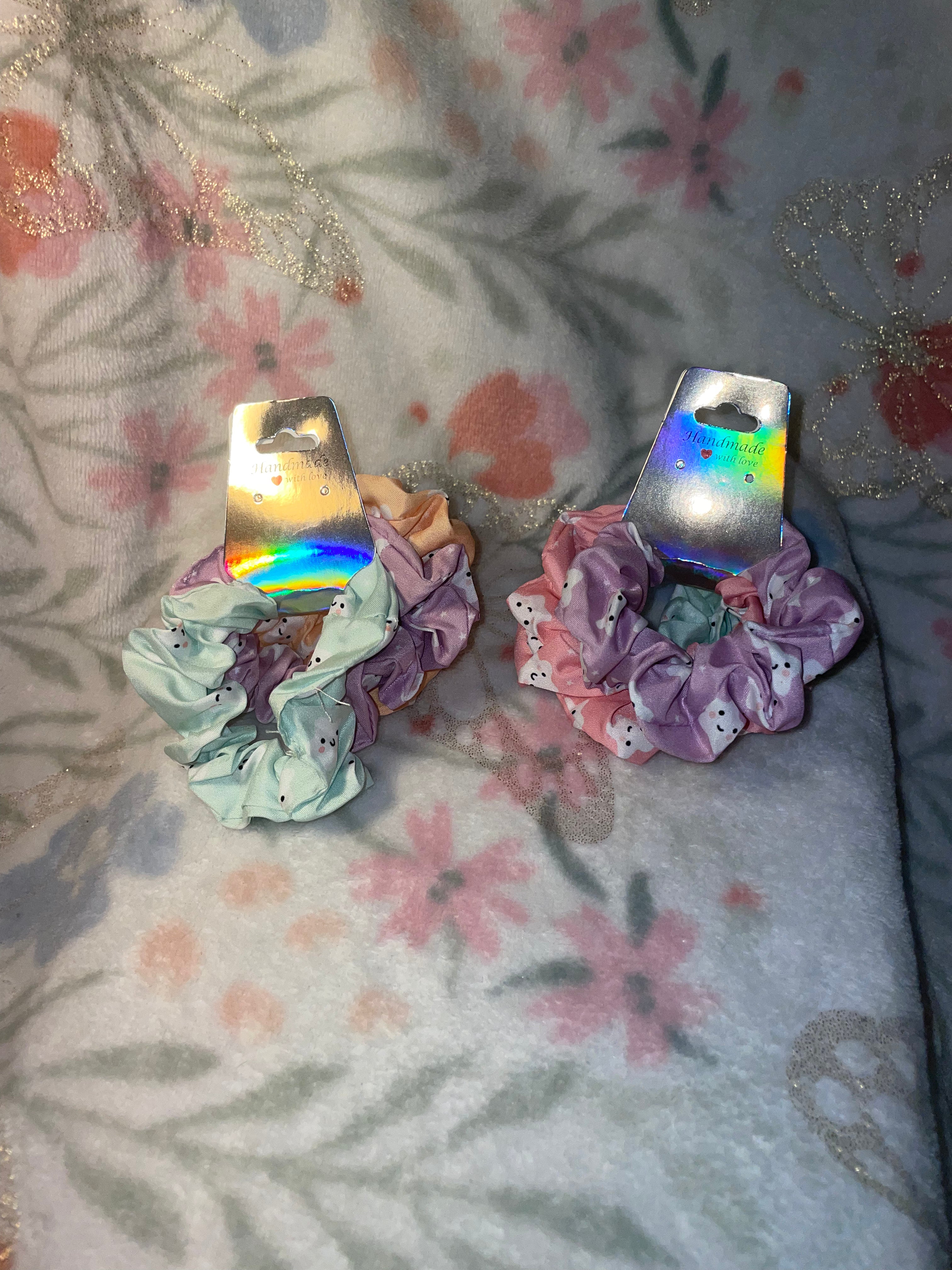 Ponytail scrunchies ￼