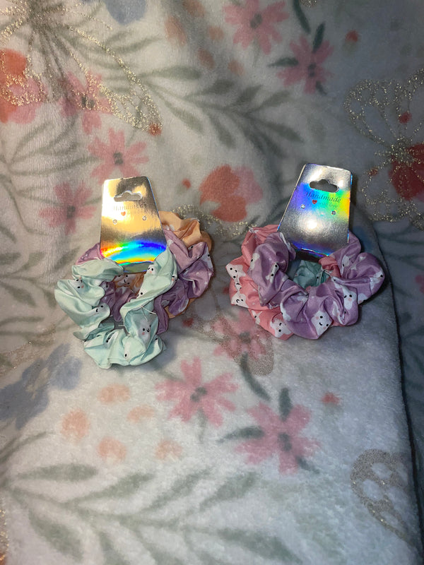 Ponytail scrunchies ￼