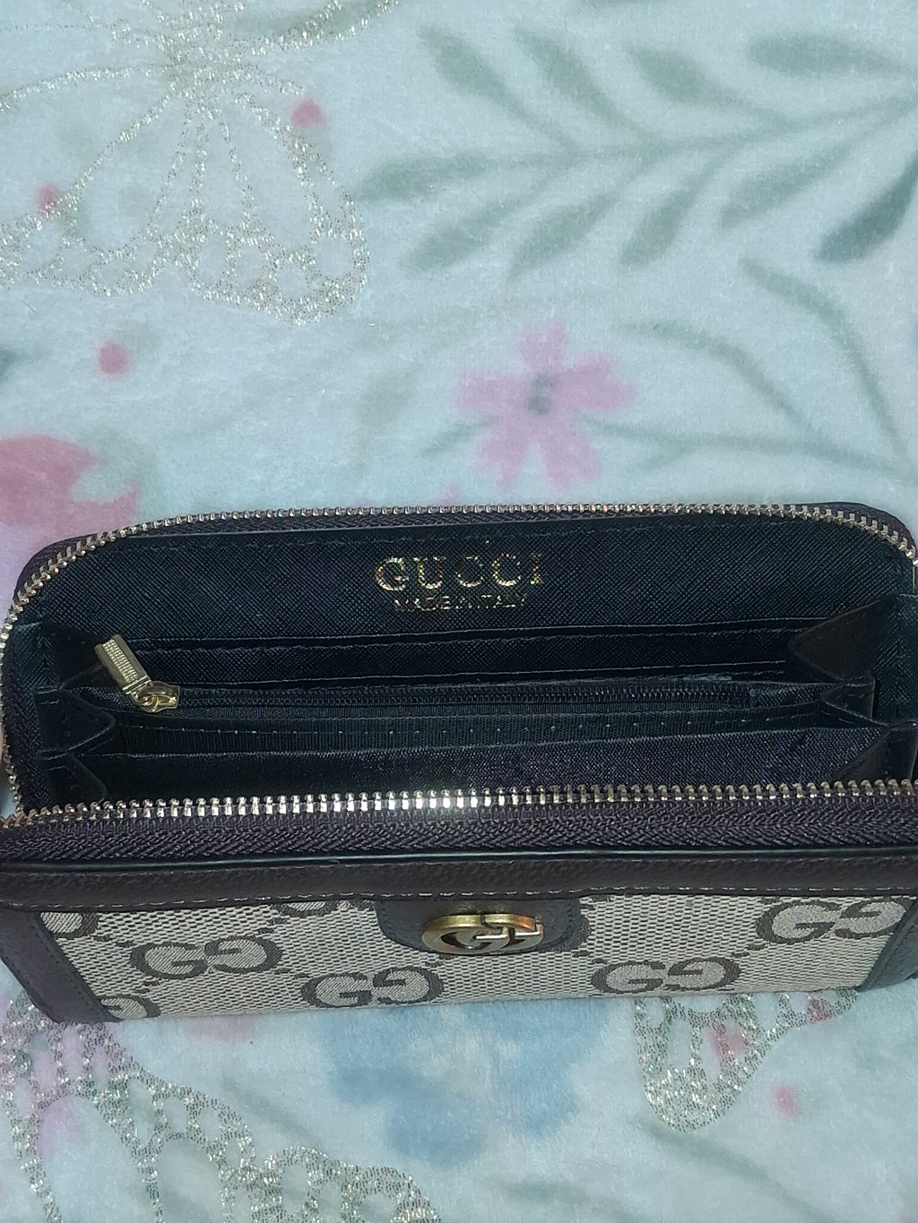 Brown GG Wallet/Zipper